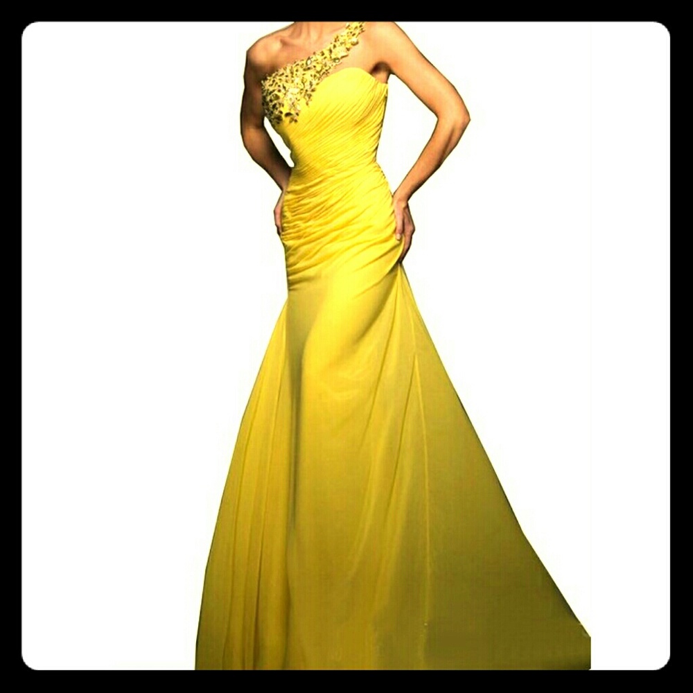 Yellow long chiffon evening gown
